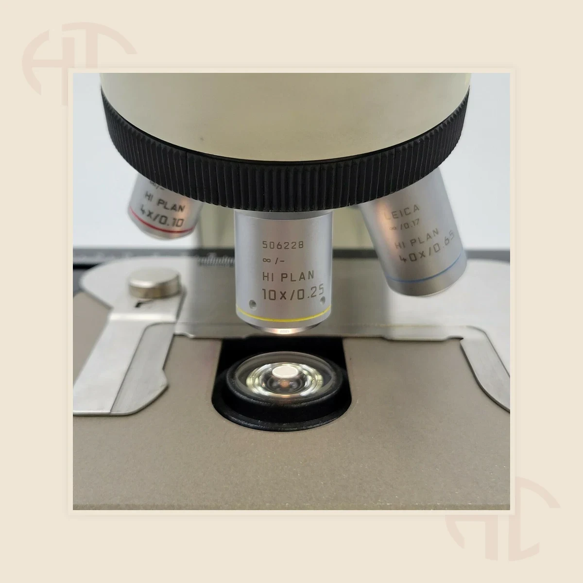 Leica DM1000 Upright Laboratory Microscope view 2